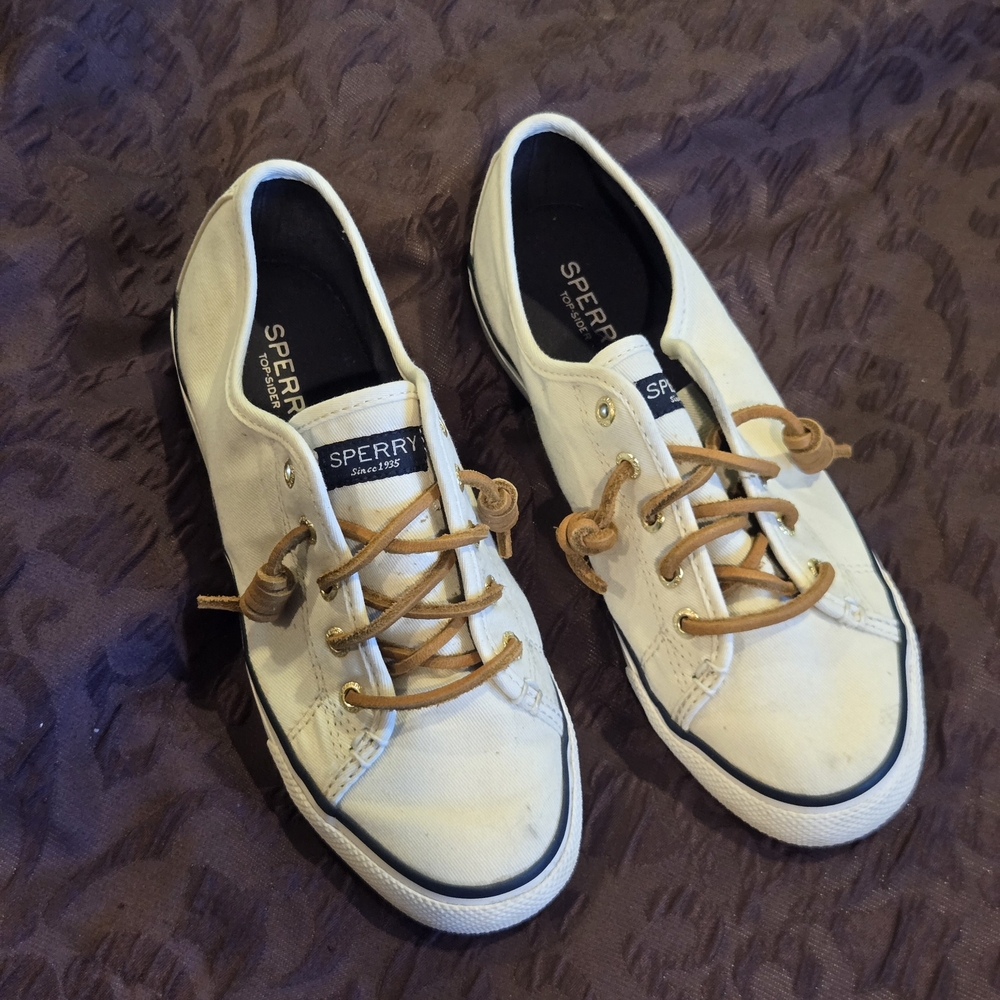 Sperry Top-Sider Seacoast sneakers. Rawhide Lacing. Womens Size 6M. White